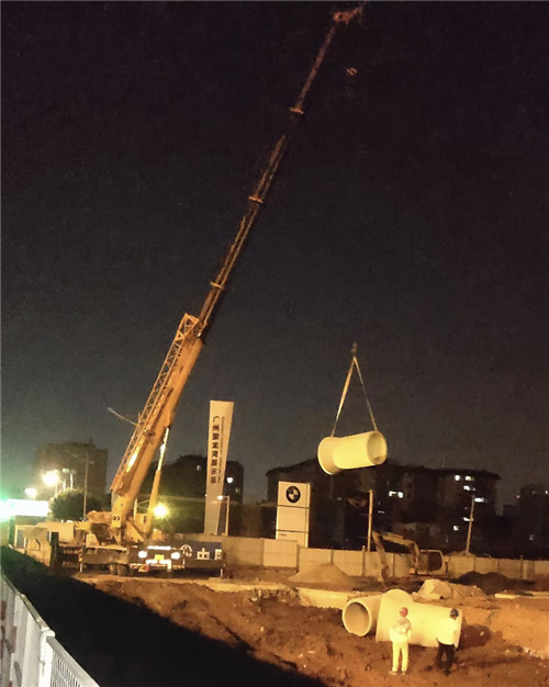 安州区“弯臂矫正”—— 吊车的 “形变补偿” 技术